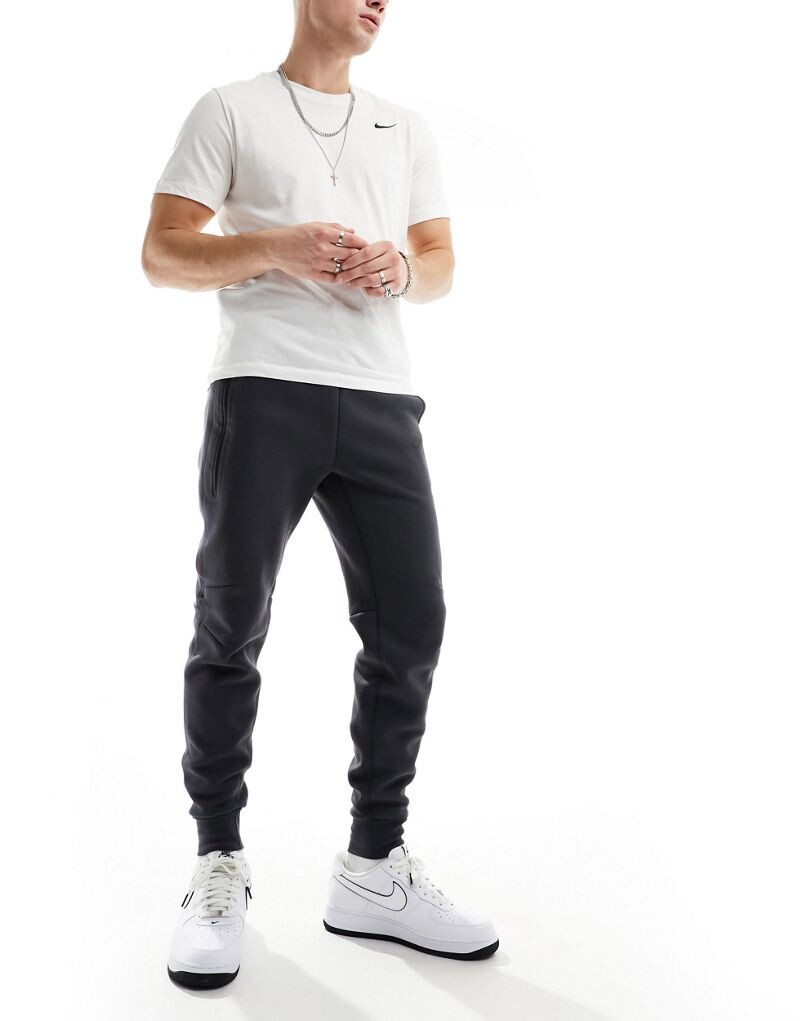 

Nike – Tech Fleece – Темно-серые джоггеры