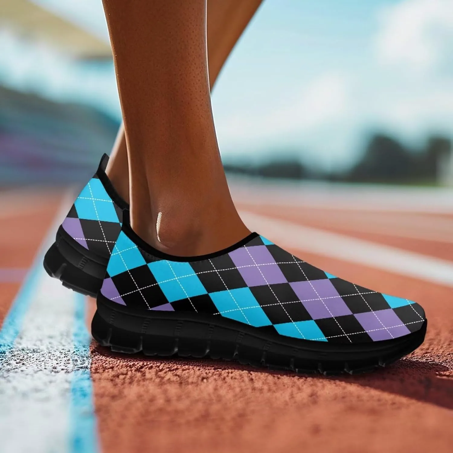 Женские кроссовки Howilath Slip on, дышащие повседневные лоферы для бега, удобная обувь без шнурков с противоскользящей подошвой, черный — фото 2