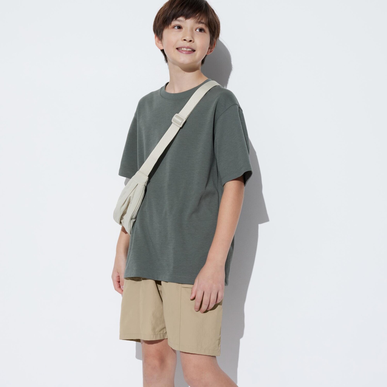 

Шорты UNIQLO Geared, бежевый