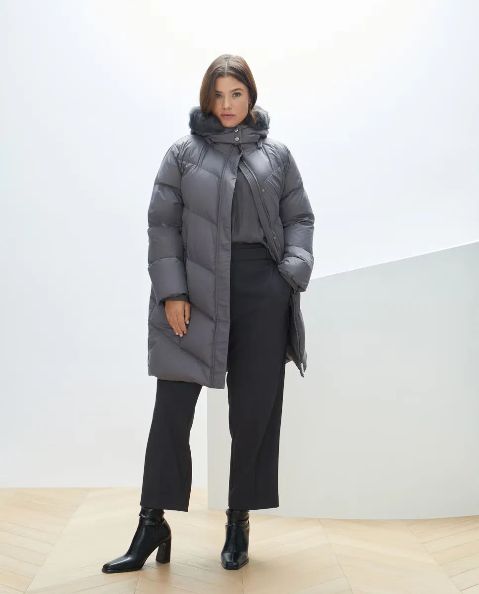 

Женский пуховик с капюшоном из натурального меха Couchel, цвет 820 Gris Medio