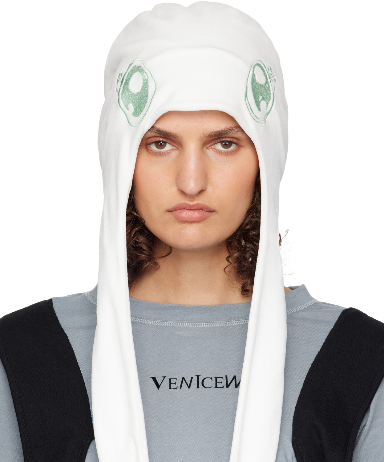 

Белая летающая шапочка VeniceW