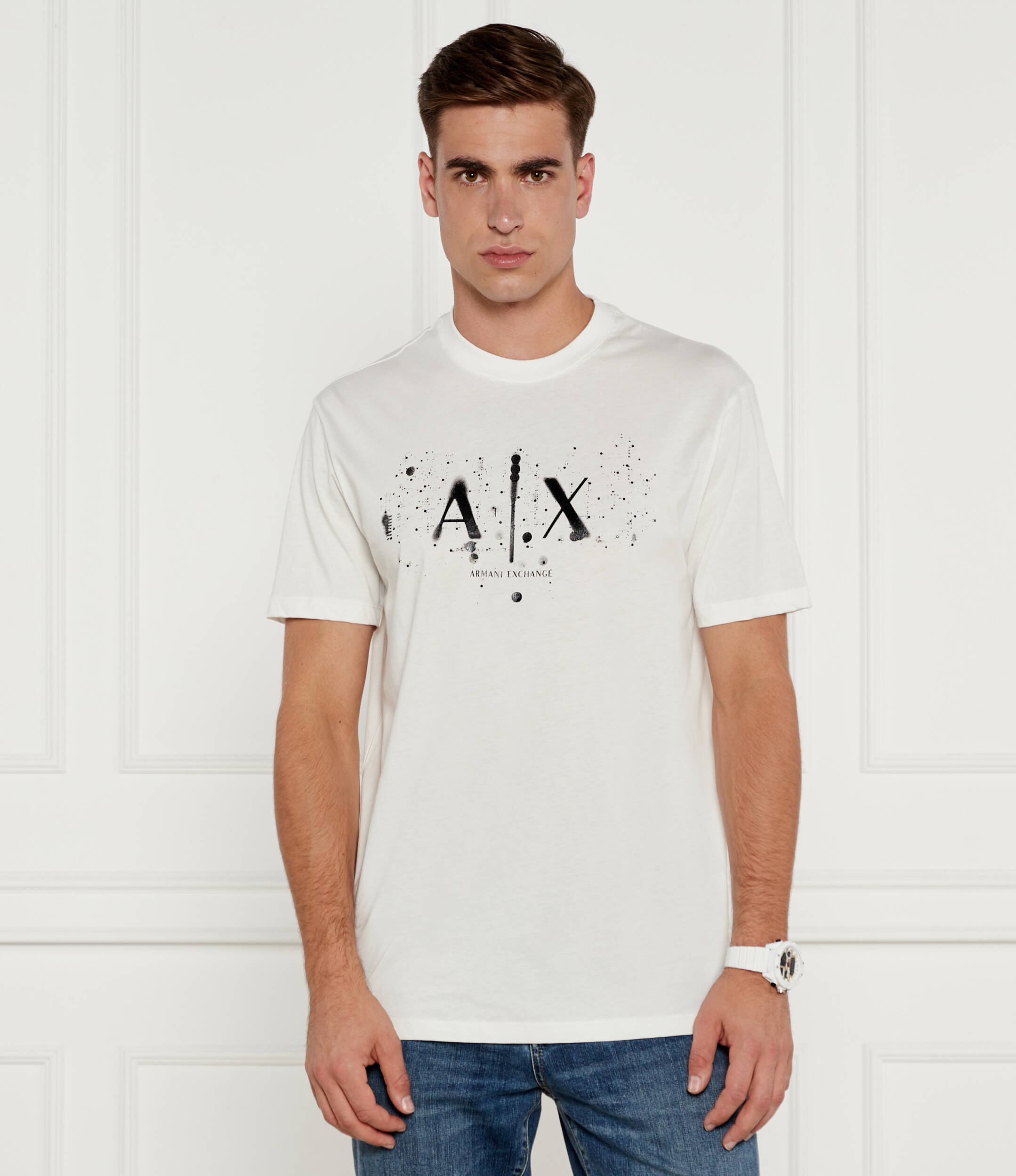 

Футболка Armani Exchange Regular Fit, кремовый