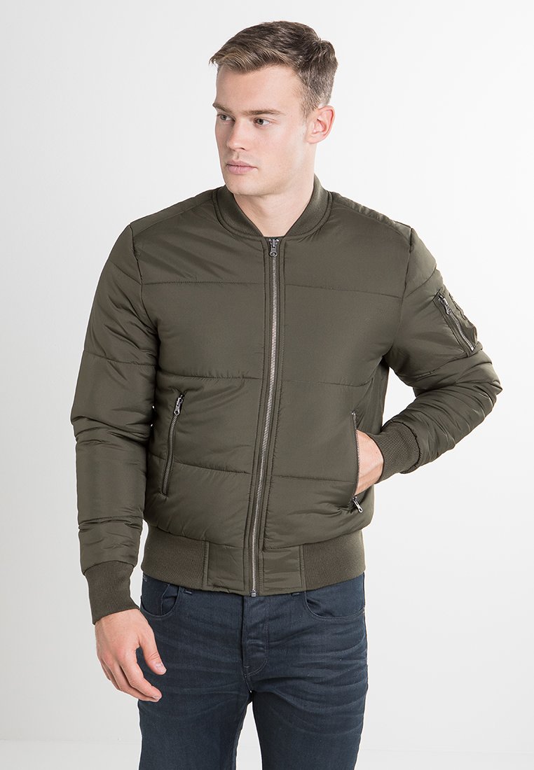 

Бомбер Urban Classics BASIC QUILT BOMBER JACKET, цвет Olive, Серый, Бомбер Urban Classics BASIC QUILT BOMBER JACKET, цвет Olive