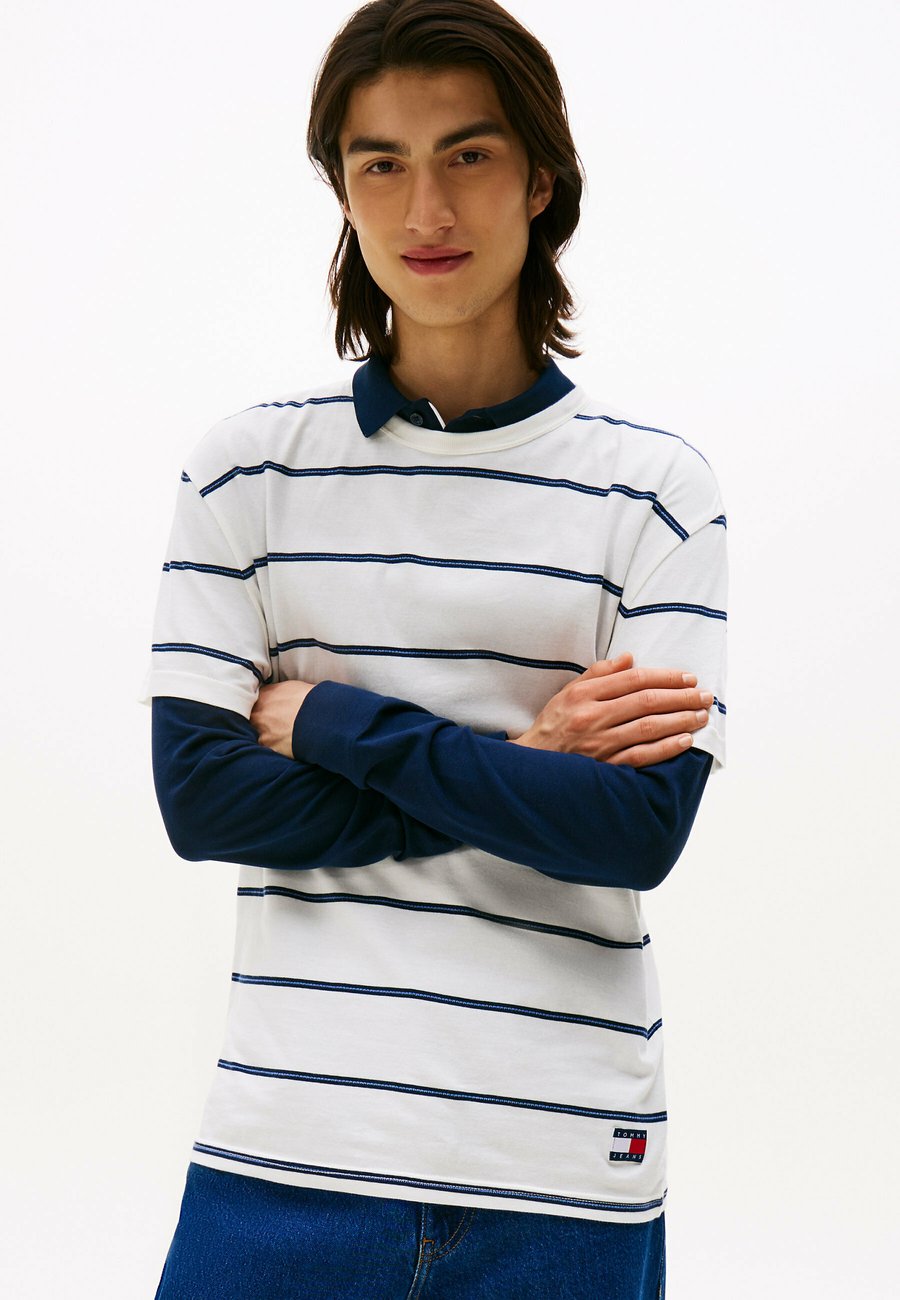 

Футболка Tommy Jeans TEXTURED STRIPE CREW NECK , Off White Stripe/White, Белый, Футболка Tommy Jeans TEXTURED STRIPE CREW NECK , Off White Stripe/White