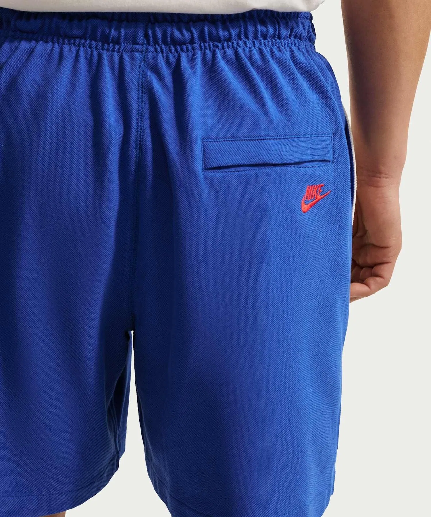 Мужские шорты NIKE Sportswear Club Knit Flow — фото 3