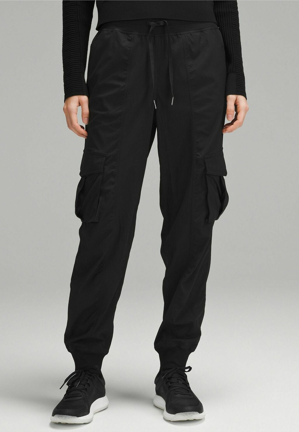 

Брюки Dance Studio Relaxed-Fit Mid-Rise Cargo Jogger lululemon, черный