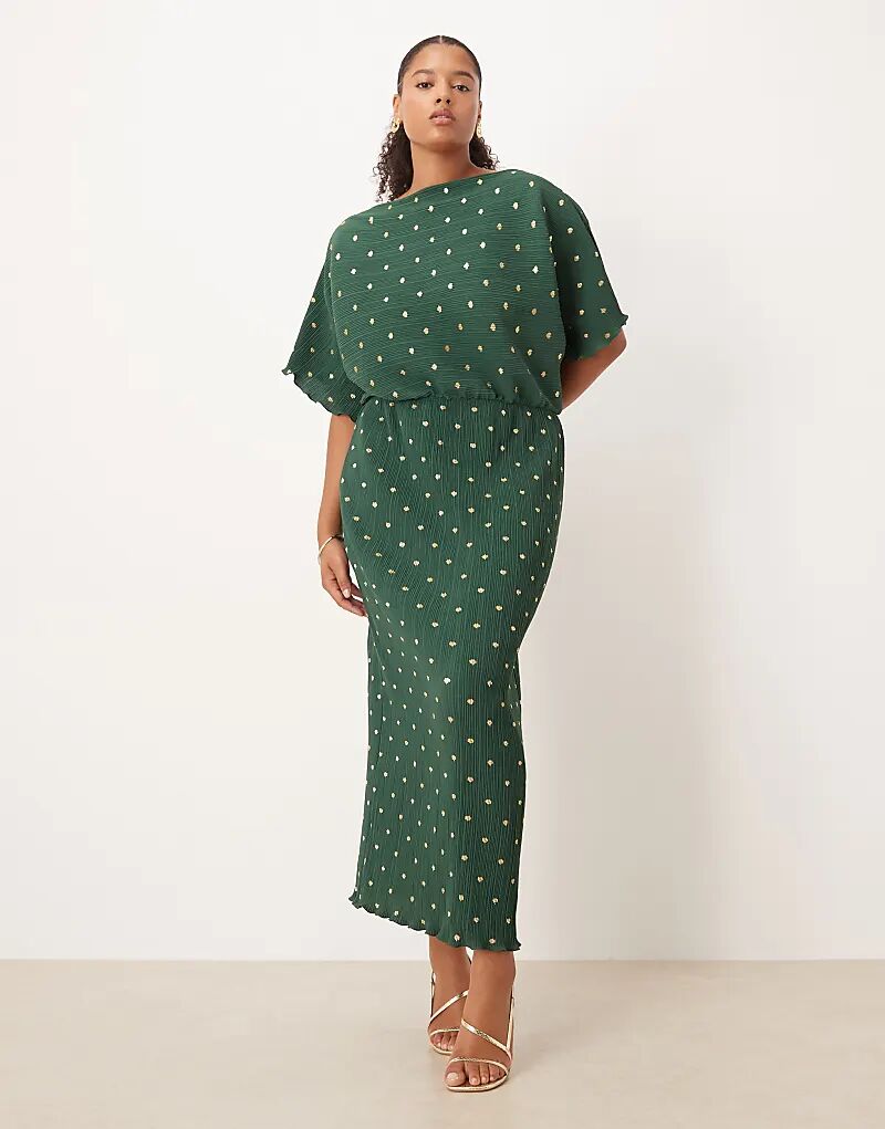 

Платье-макси Never Fully Dressed Plus Tilly с металлическим плиссированным лифом и открытыми плечами бутылочно-зеленого цвета