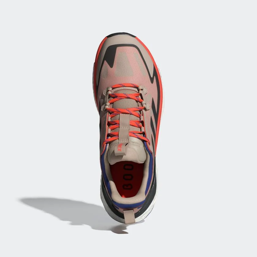 Мужские кроссовки для хайкинга Adidas Terrex Free Hiker 2 Low - Бежевые, бежевый/черный — фото 4