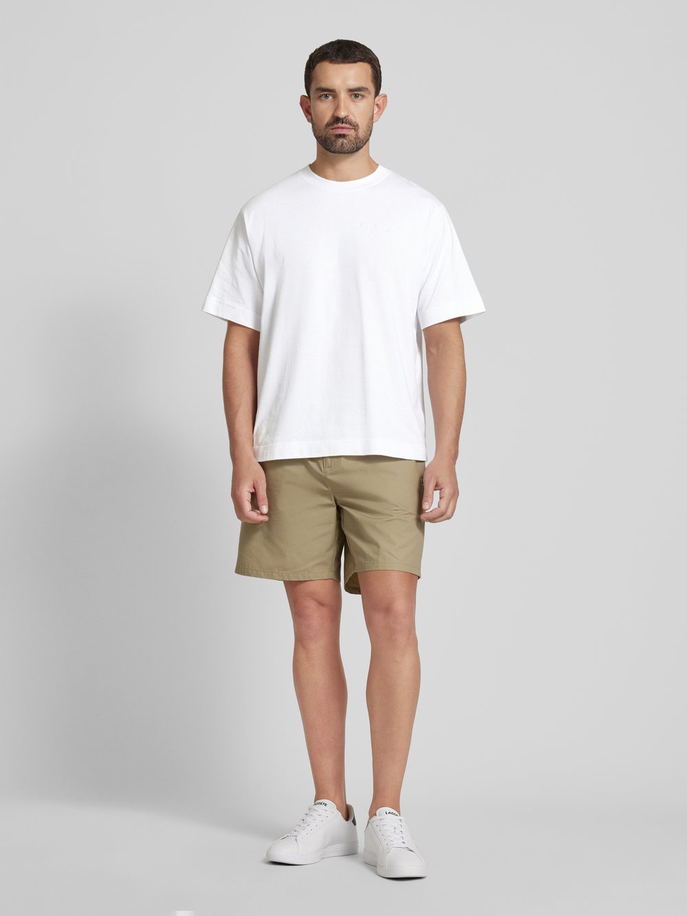 

Футболка в простом дизайне Lacoste, белый