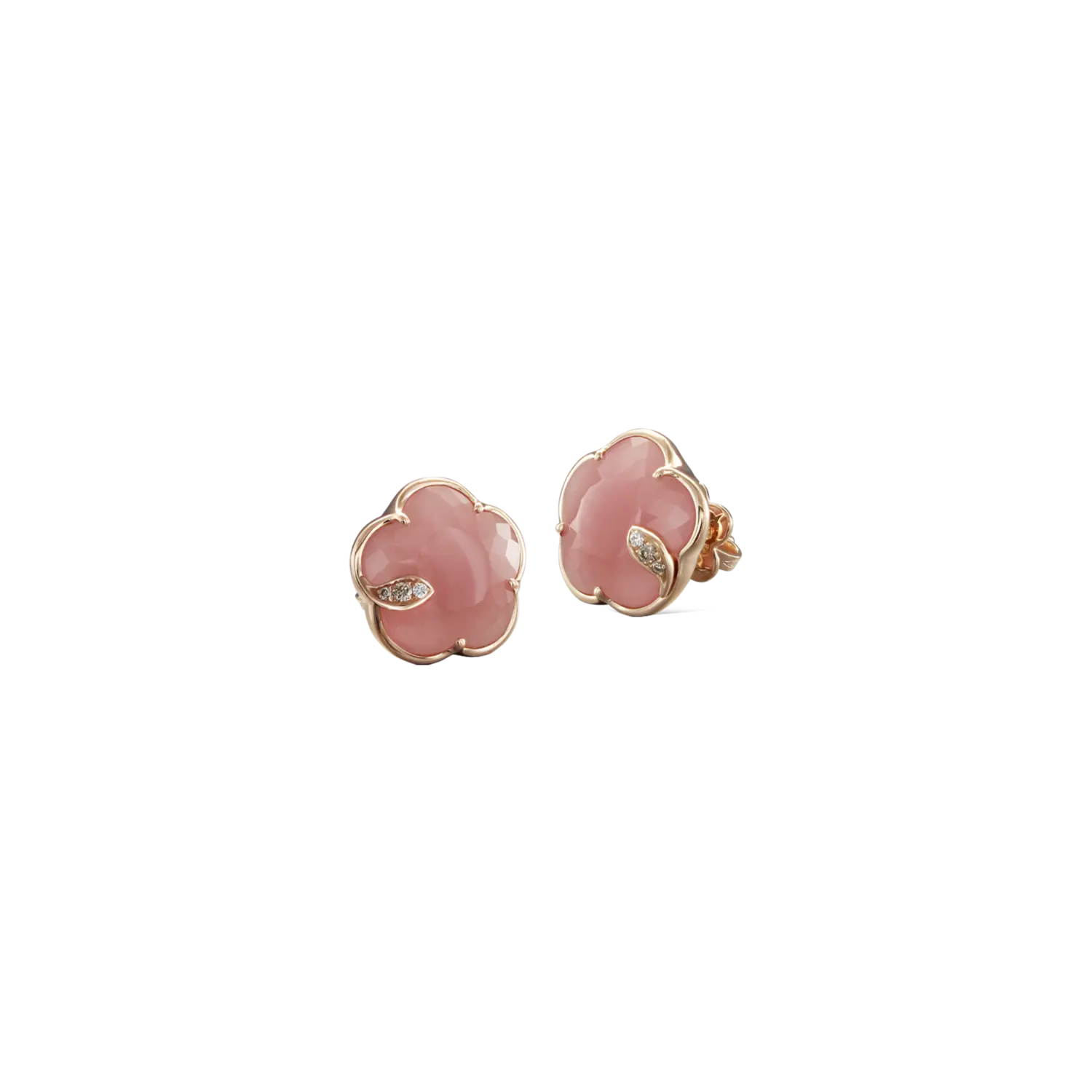 

Серьги petit joli из розового золота с розовым цветком халцедона, белыми бриллиантами и бриллиантами цвета шампанского. Pasquale Bruni