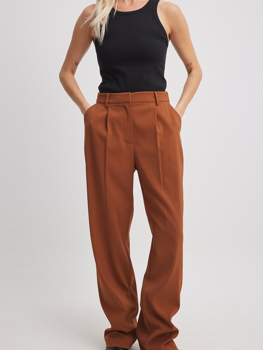 

Брюки NA-KD Loose fit Pleated Pants, коричневый