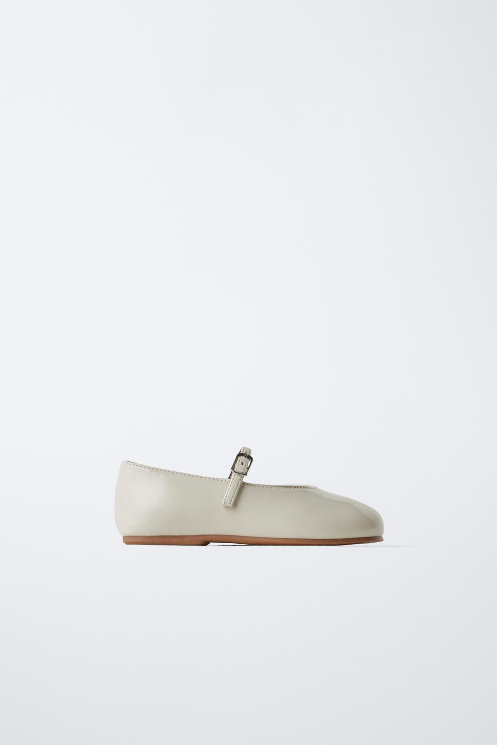 

Искусственные лакированные балетки ZARA, цвет Ecru White