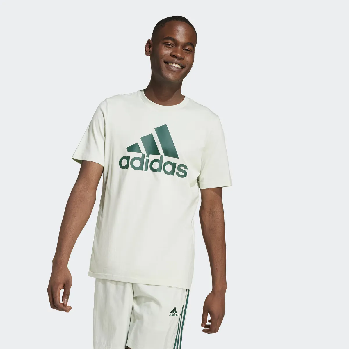 

Футболка Adidas Men's Essentials Single Jersey с большим логотипом, белый