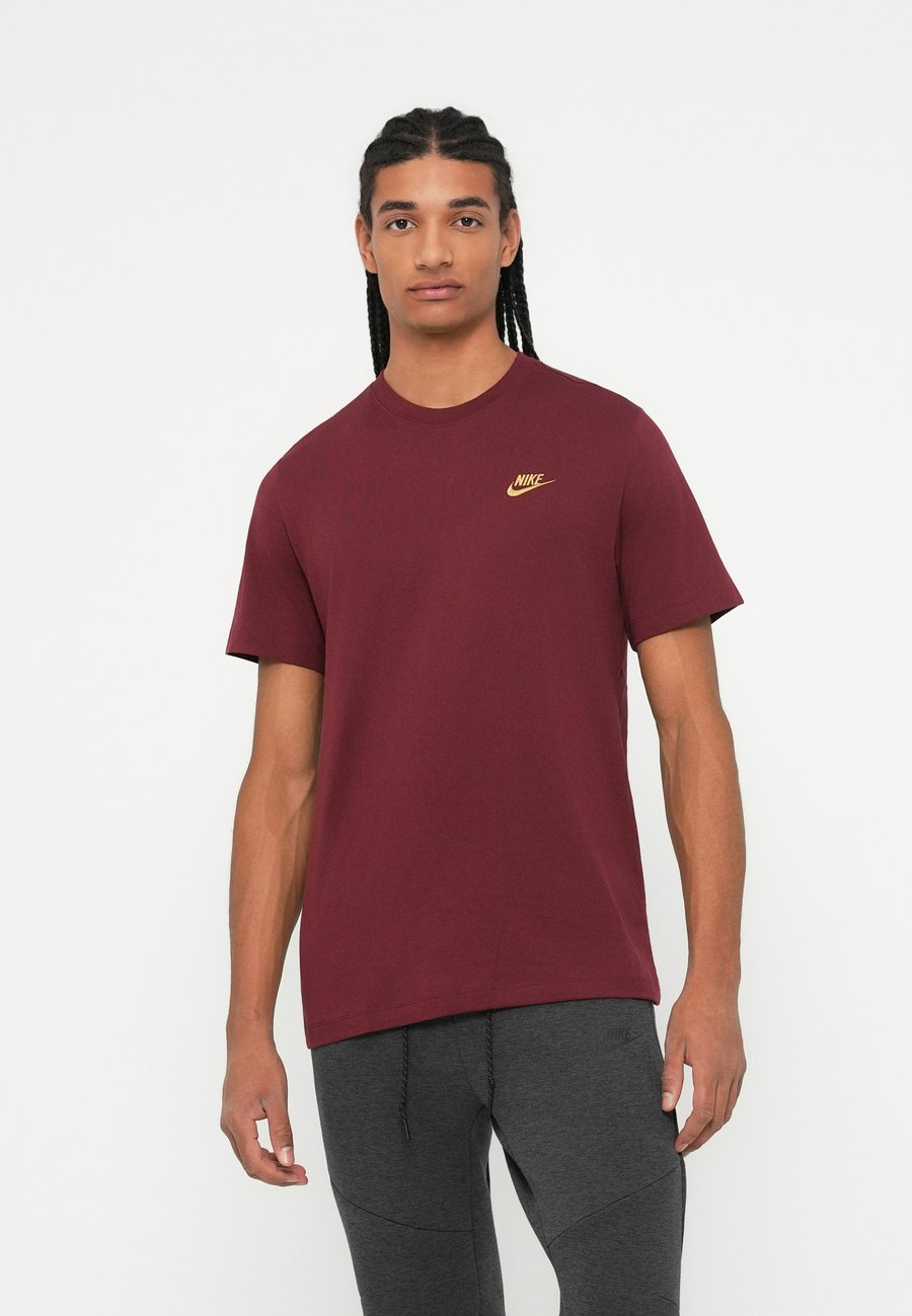 

Футболка Nike Sportswear CLUB TEE, Dark Team Red/Gold-Coloured/Dark Red
