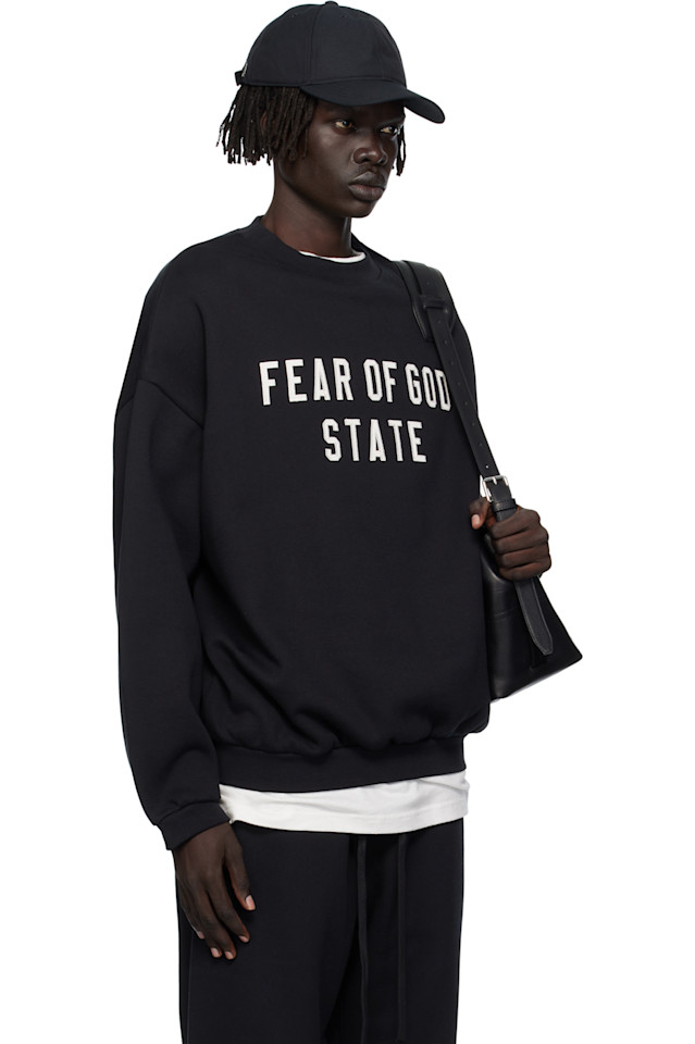 Fear Of God Essentials Черная флисовая толстовка с круглым вырезом в стиле 90-х — фото 2