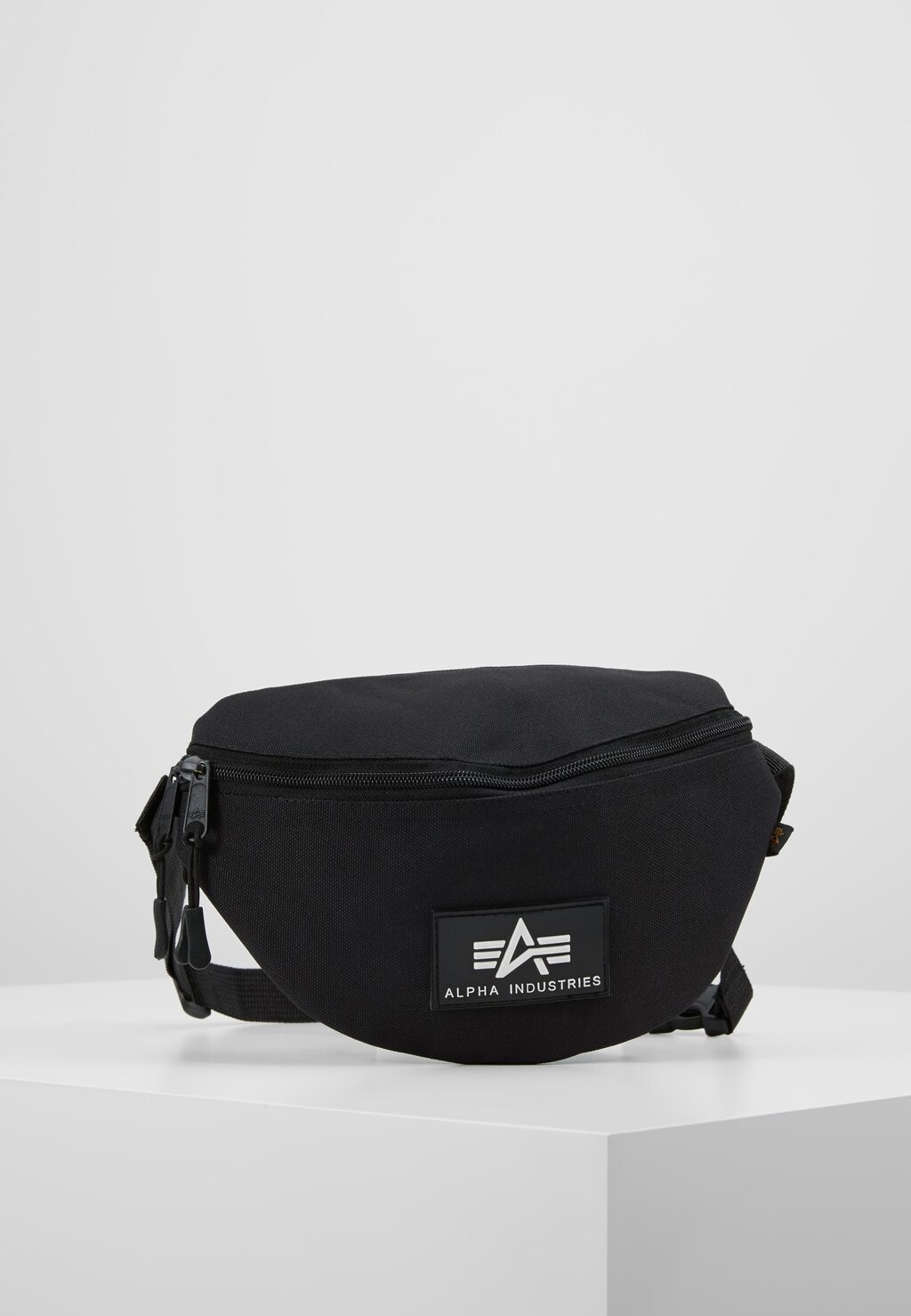

Поясная сумка PRINT WAISTBAG Alpha Industries, черный