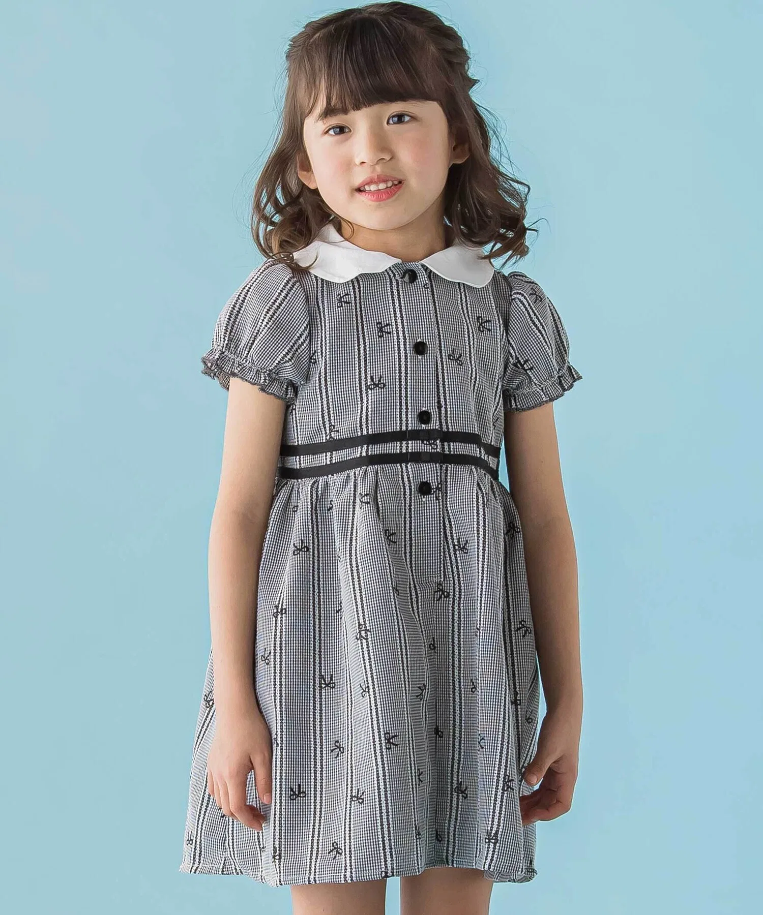 Детское платье с воротником BeBe Petits Pois Vert с вышивкой-ленточкой чёрное