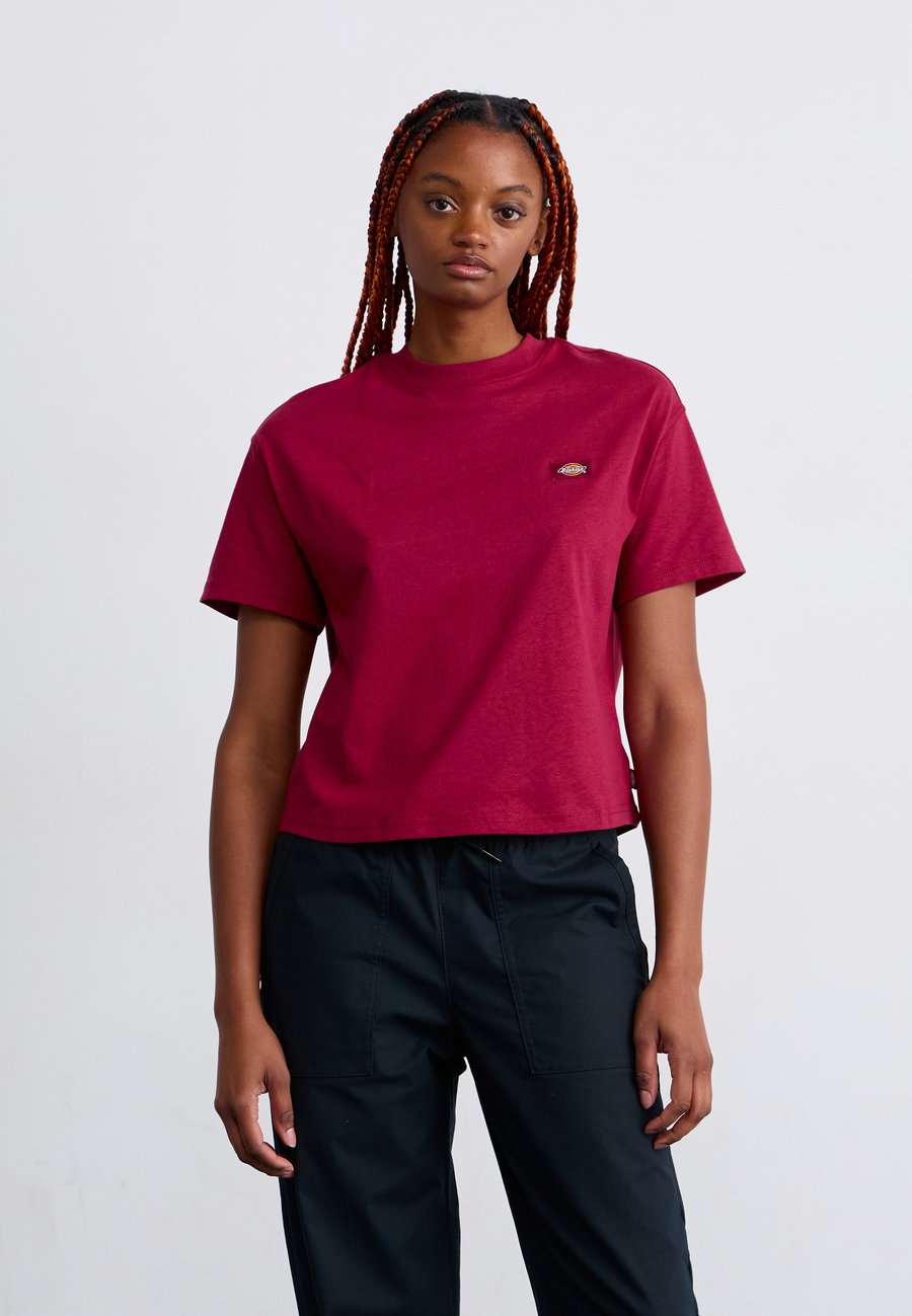 

Футболка Dickies OAKPORT BOXY TEE, Tibetan Red/Bordeaux, Красный, Футболка Dickies OAKPORT BOXY TEE, Tibetan Red/Bordeaux