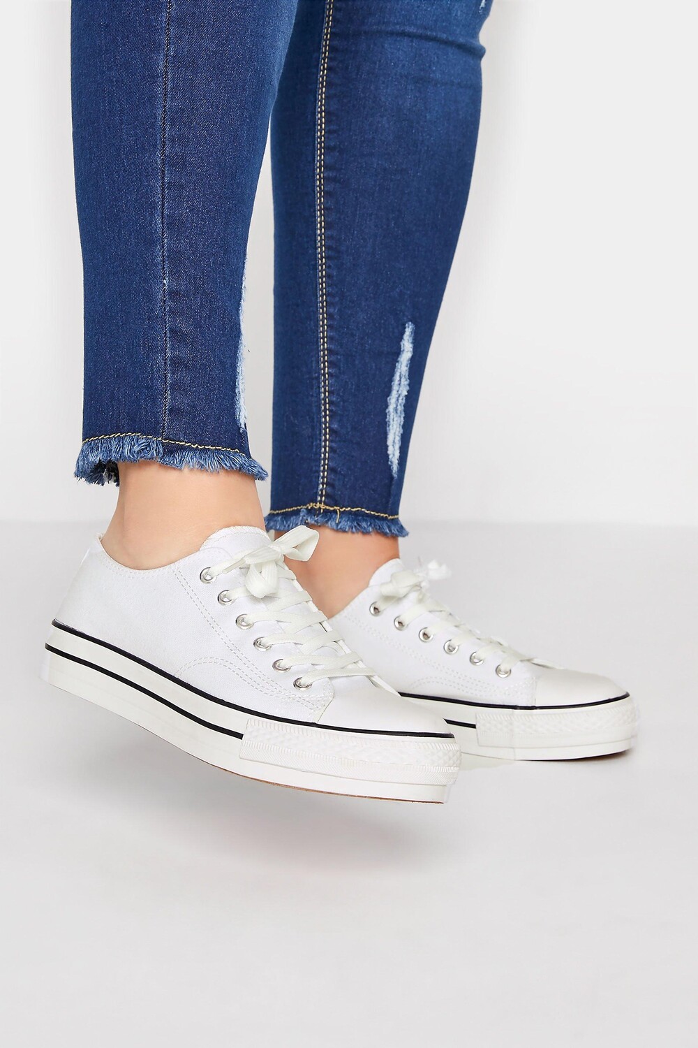 

Кроссовки Extra Wide Fit Canvas Platform Trainers Yours, белый