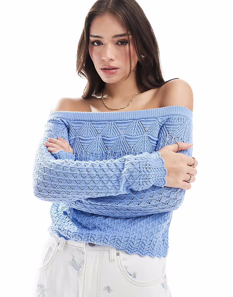 

Вязаный крючком джемпер Hollister с открытыми плечами светло-голубого цвета