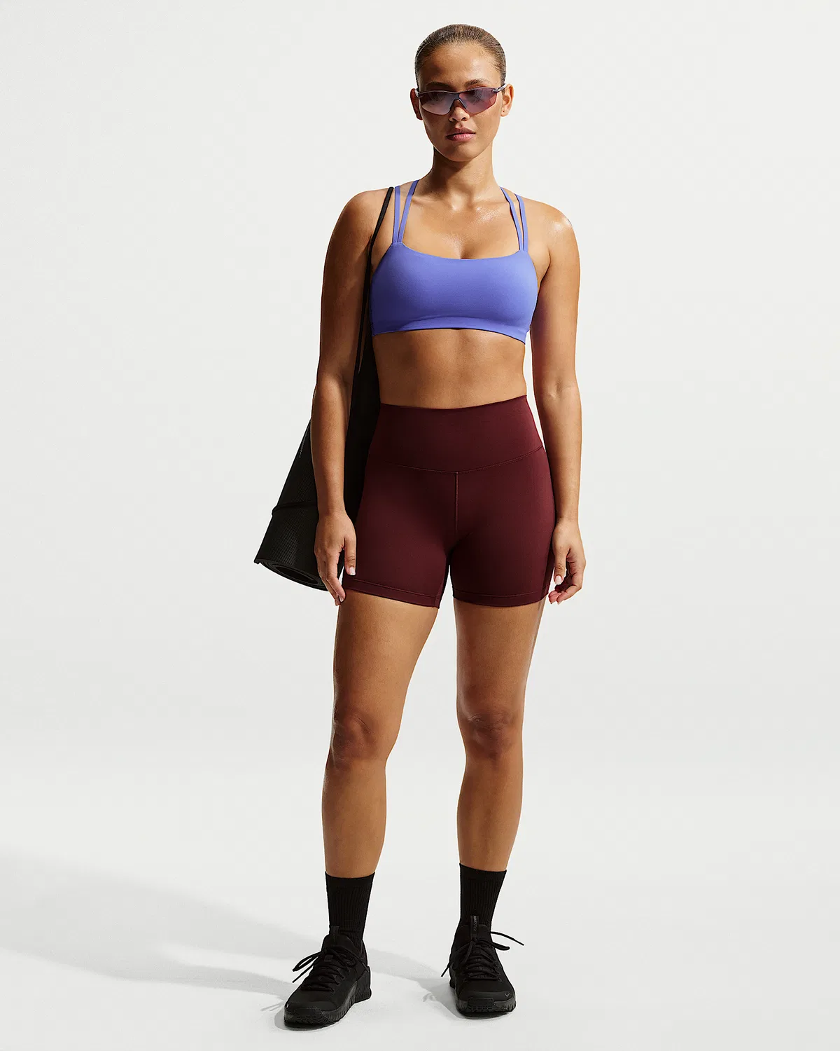 Женский спортивный бюстгальтер Nike Zenvy Strappy с легкой поддержкой и чашками, Sapphire/White — фото 4