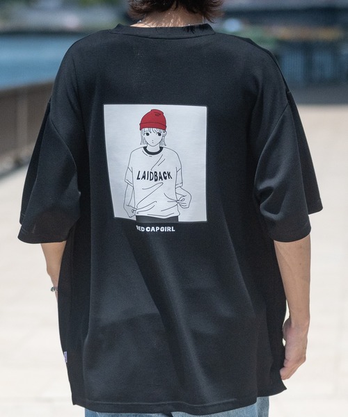 

Футболка с перфорацией на спине и боковым разрезом Red Cap Girl, красная