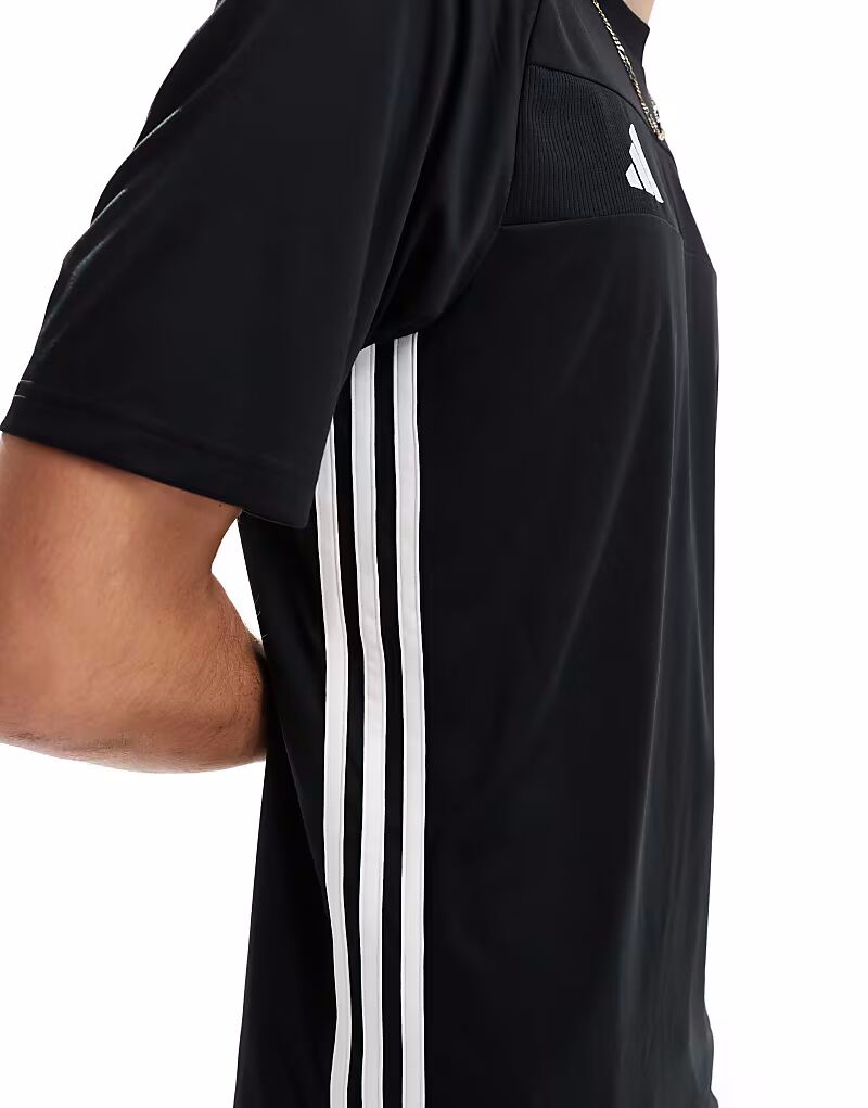 Футболка Adidas Football Tiro черного цвета — фото 4