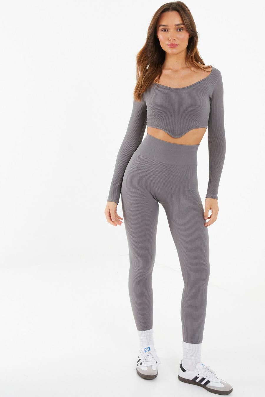 

Серые трикотажные леггинсы в рубчик QUIZ Clothing