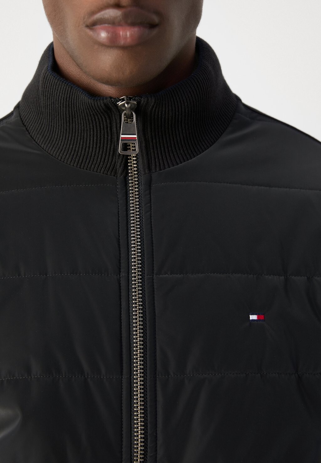

Легкая куртка MIX MEDIA ZIP Tommy Hilfiger, черный