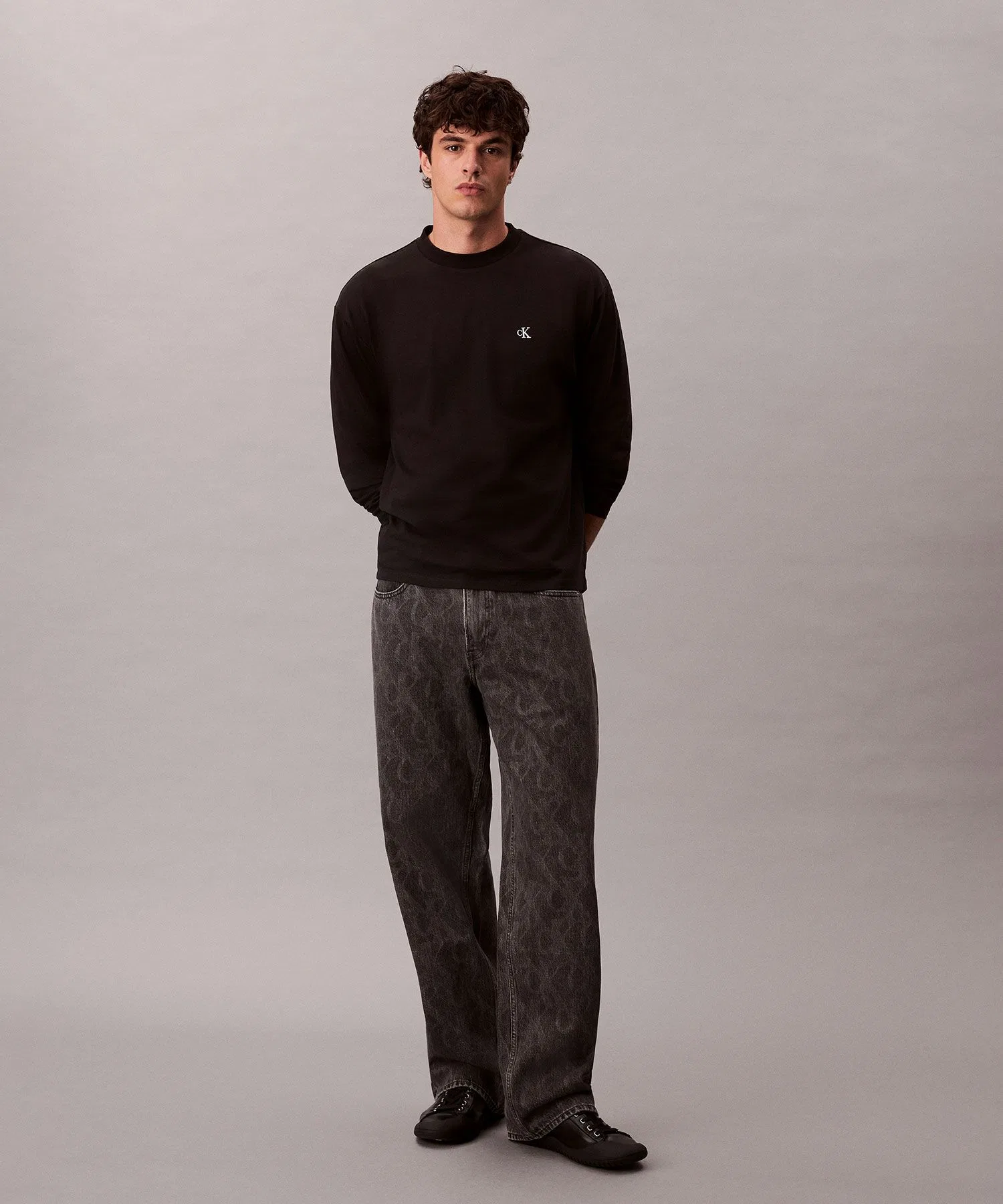 Мужская футболка Calvin Klein с монограммой и длинным рукавом — фото 3
