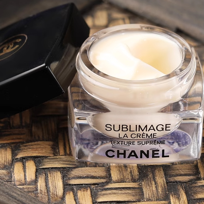CHANEL Набор пробников Luxury Style Pure Gold Diamond эссенция-крем увлажняет и питает 5g — фото 3