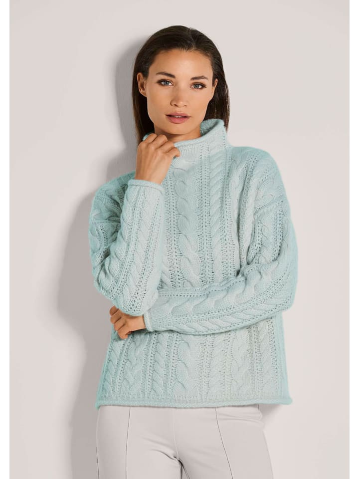 

MADELEINE Стильный свитер крупной вязки с косами, цвет шалфей