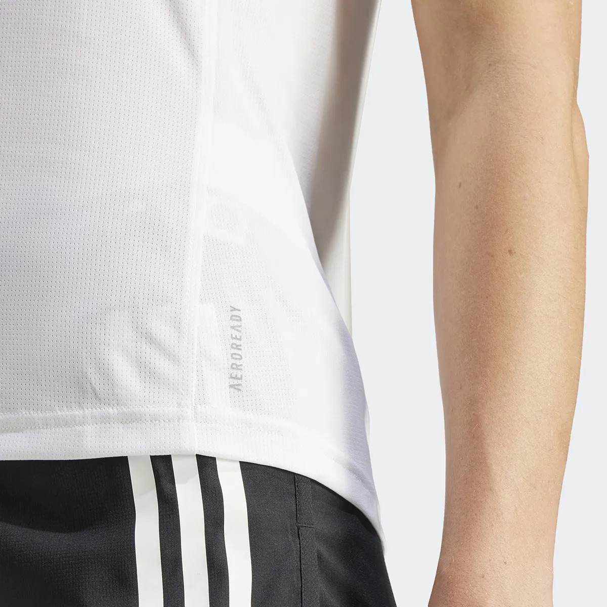 Женская футболка Adidas Run It, белый — фото 3
