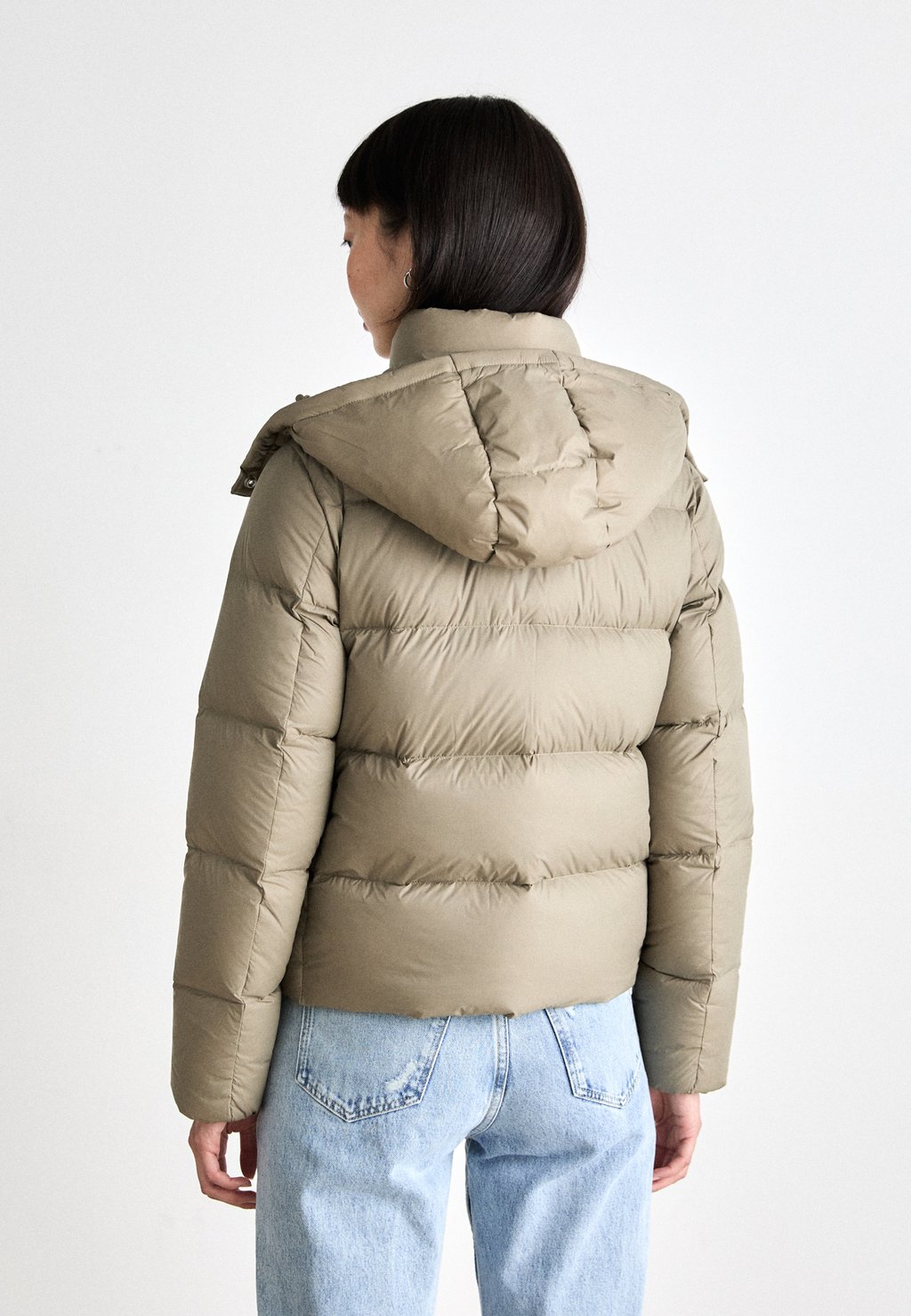 

Пуховик SHORT PUFFER Calvin Klein Jeans, темно-зеленый