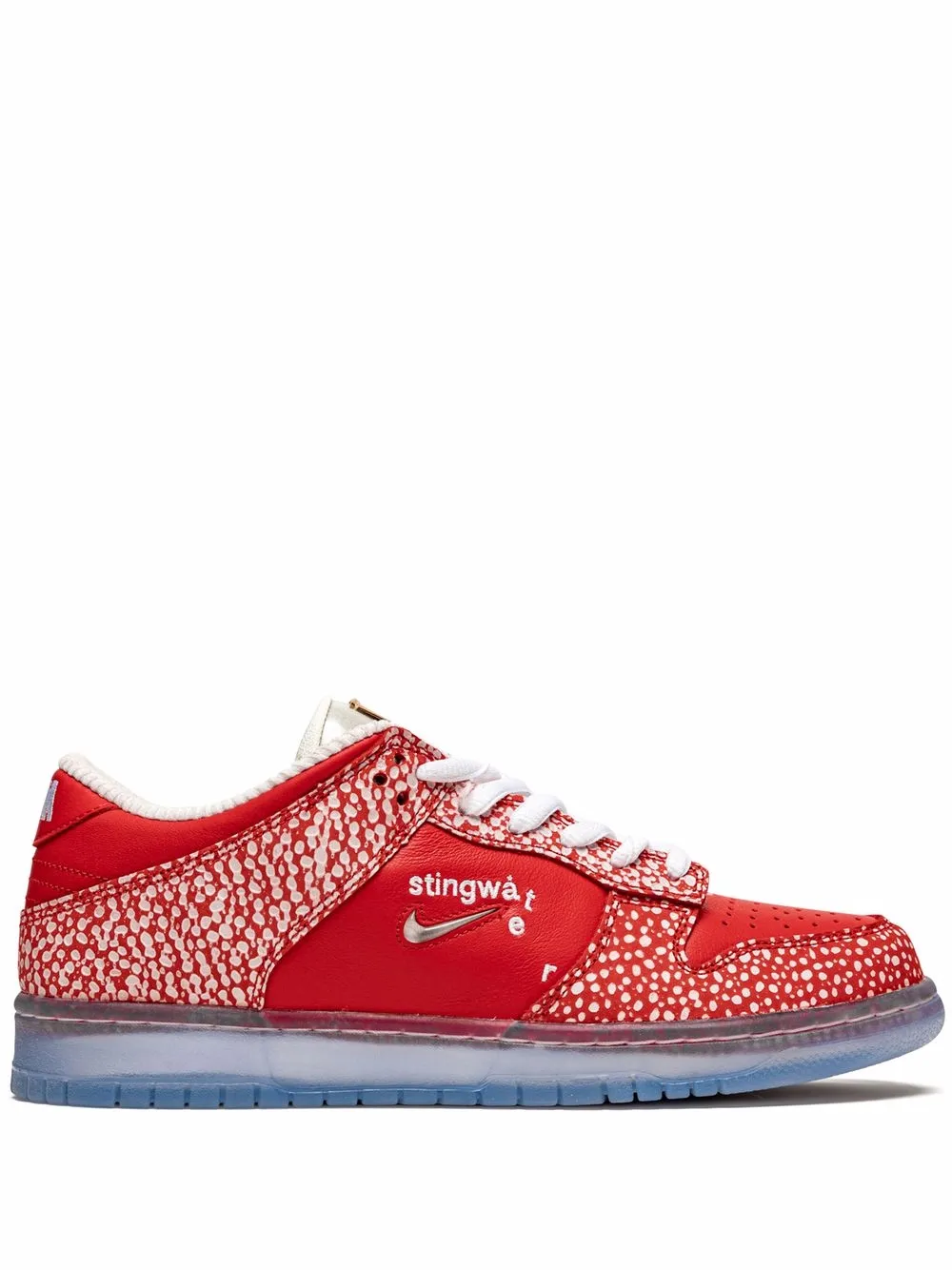 

Кроссовки SB Dunk Low Magic Mushroom из коллаборации с Stingwater Nike, красный
