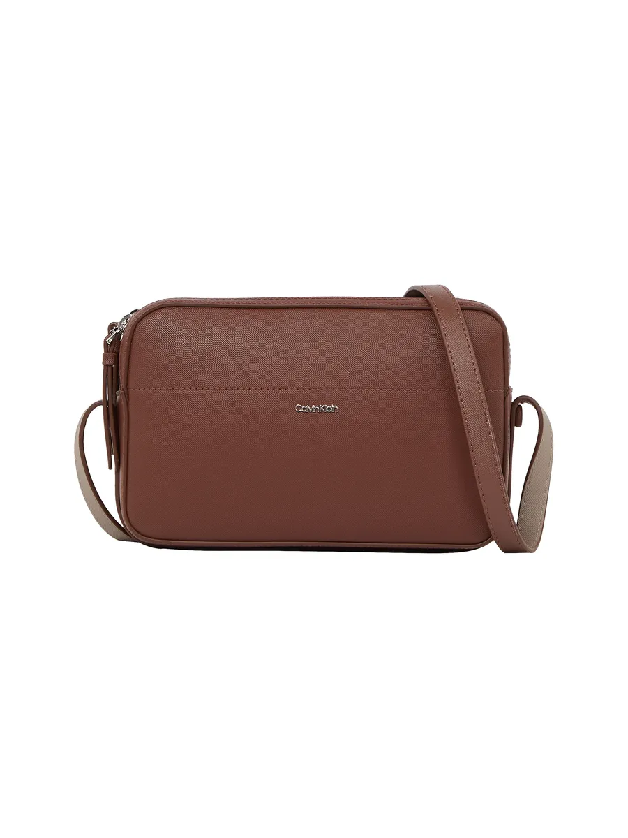 

Сумка через плечо Calvin Klein "CK BUSINESS CAMERA BAG SAFFIANO", шоколадный