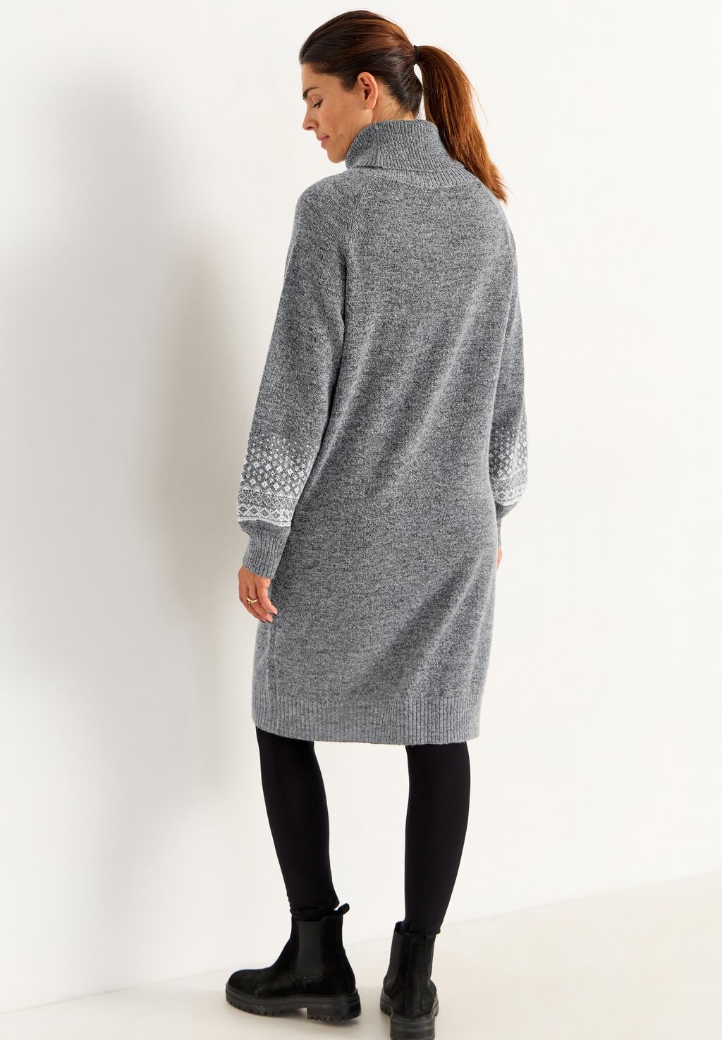 

Платье-джемпер WITH PATTERNED SLEEVES Cellbes of Sweden, серый