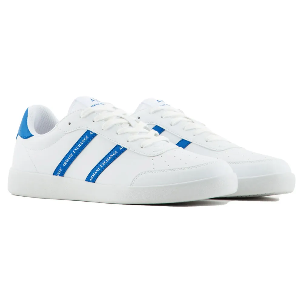 

Кроссовки Armani Exchange XUX197_XV797, белый