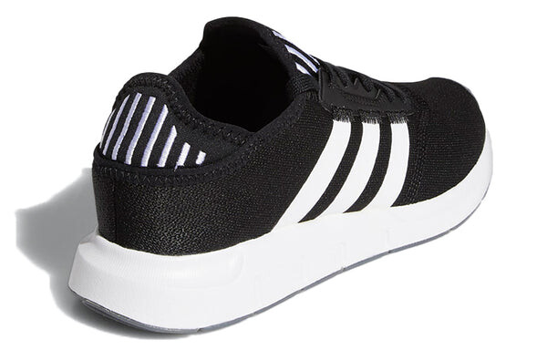Кроссовки Swift Run X Adidas, черный — фото 4