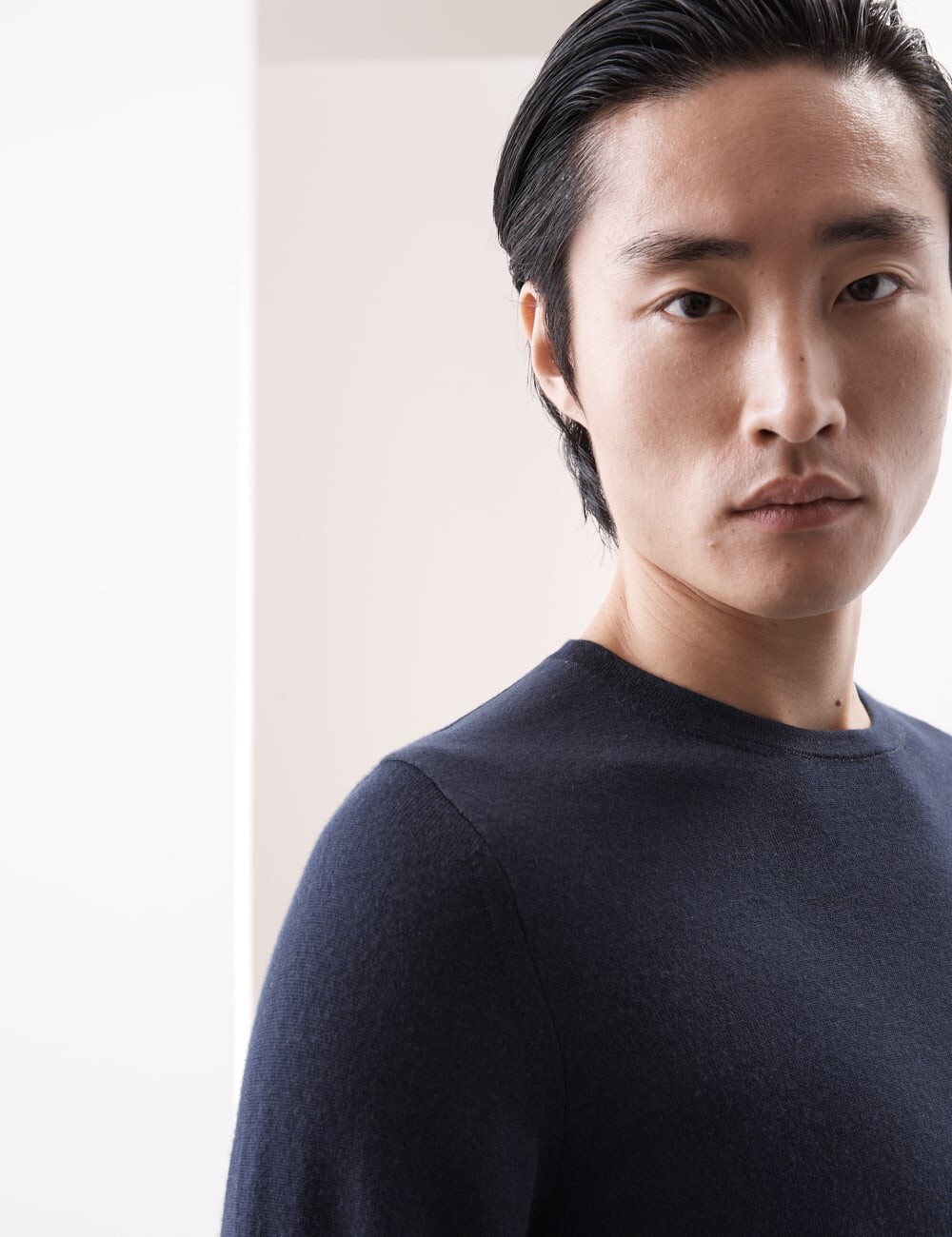 

Джемпер с круглым вырезом из чистой мериносовой шерсти экстра-тонкой выделки Autograph, темно-синий