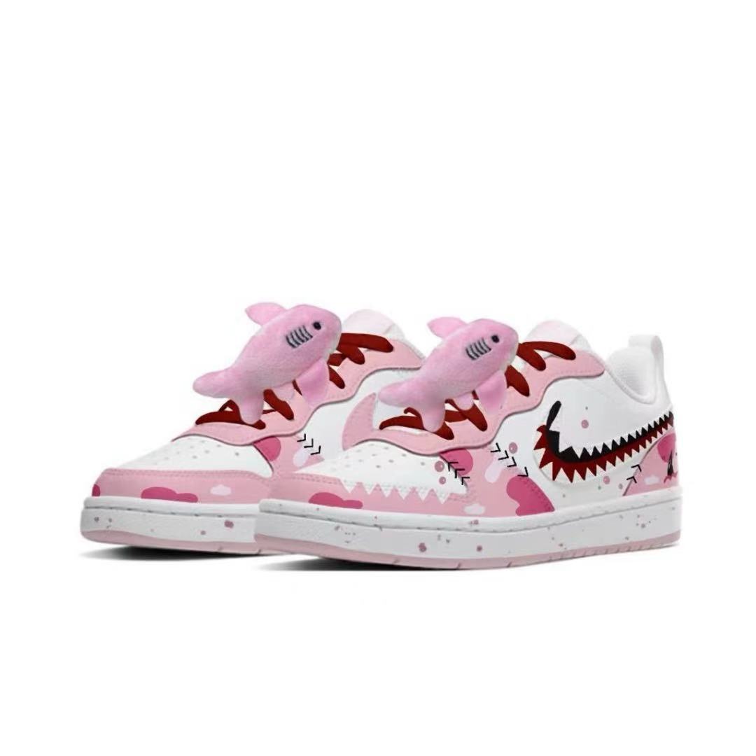 Court Borough Multicolor Shark Low top детские скейтбордические кроссовки для подростков Nike, розовый — фото 4