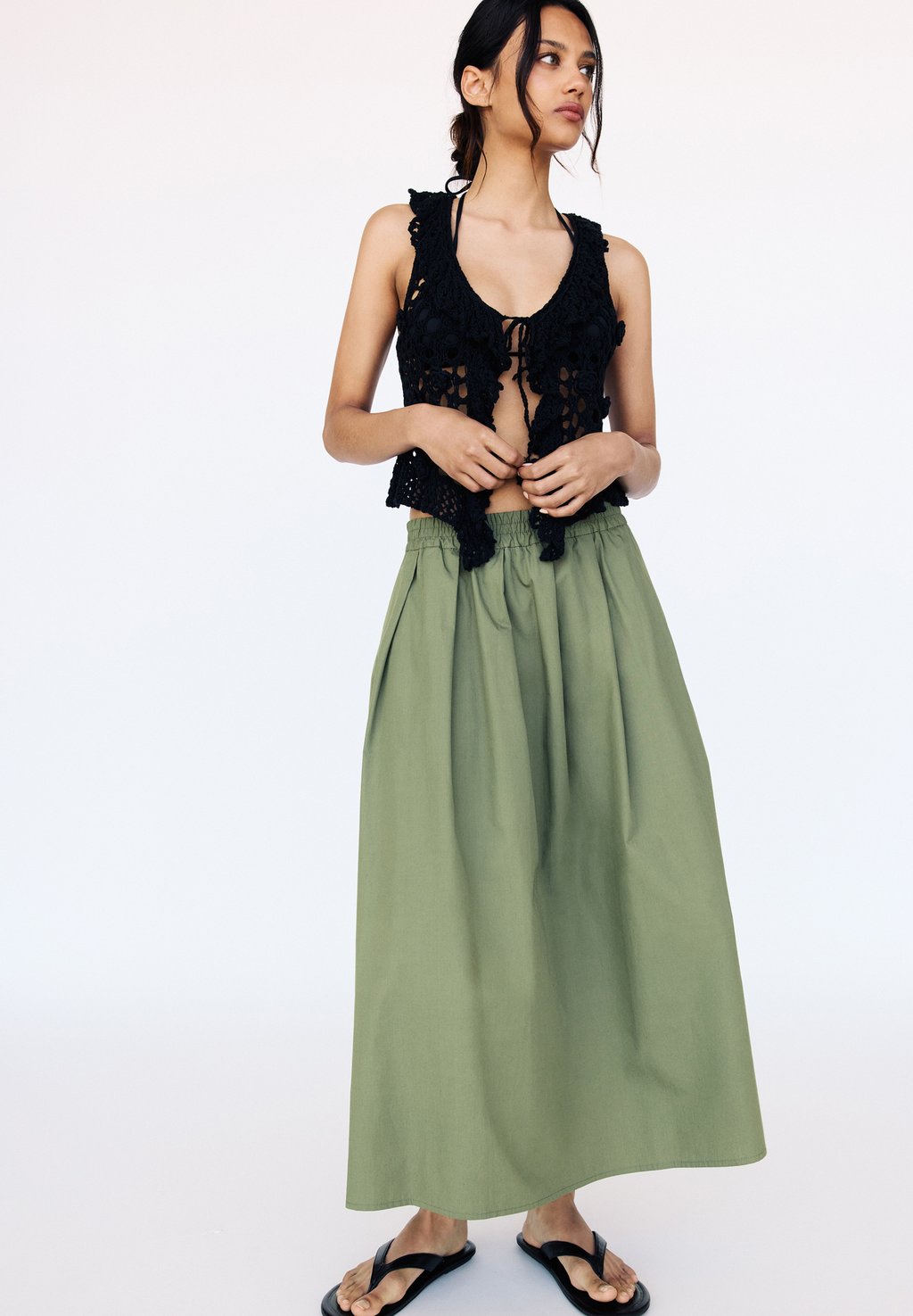 

Юбка плиссированная RUFFLED - MIDI - A-line skirt PULL&BEAR, хаки