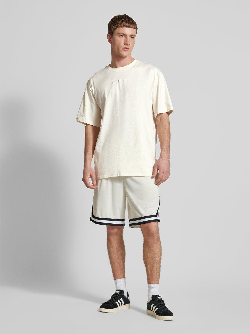 

Футболка с вышитой этикеткой KARL KANI, кремовый