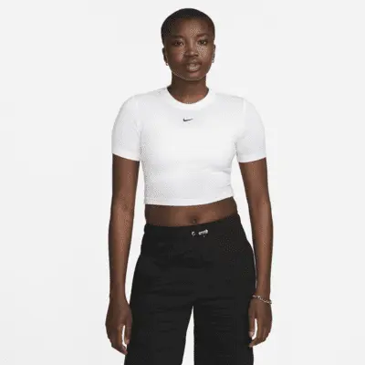 

Футболка Nike Sportswear Essential, белый/черный