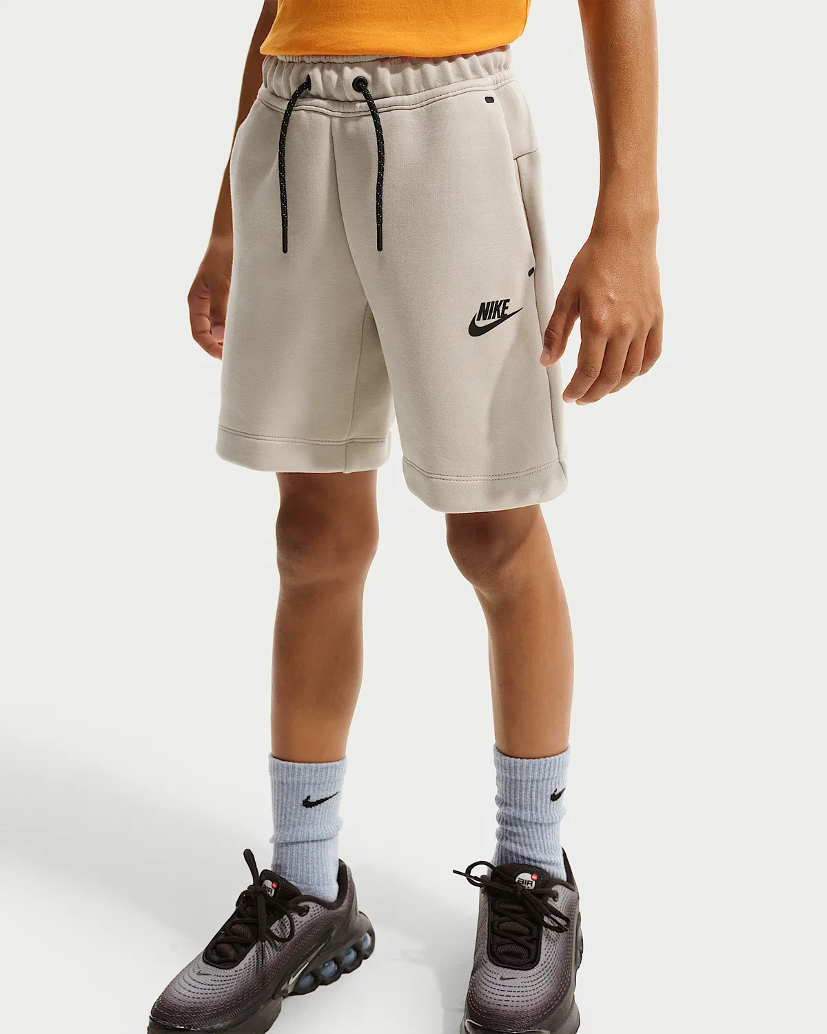 Детские шорты Nike Sportswear Tech Fleece для мальчиков, Cream II/Black — фото 2