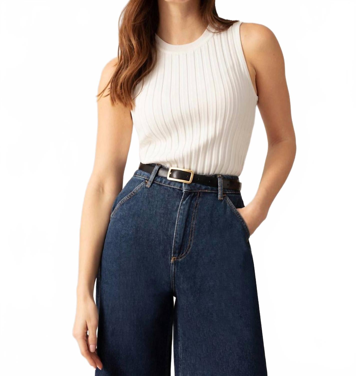 

Белая укороченная майка с ажурной вязкой Abigail LE LIS