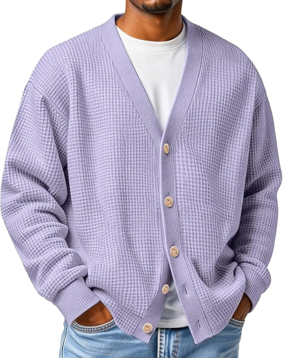 

Мужской кардиган с вафельной вязкой — легкий, свободного кроя, с V-образным вырезом