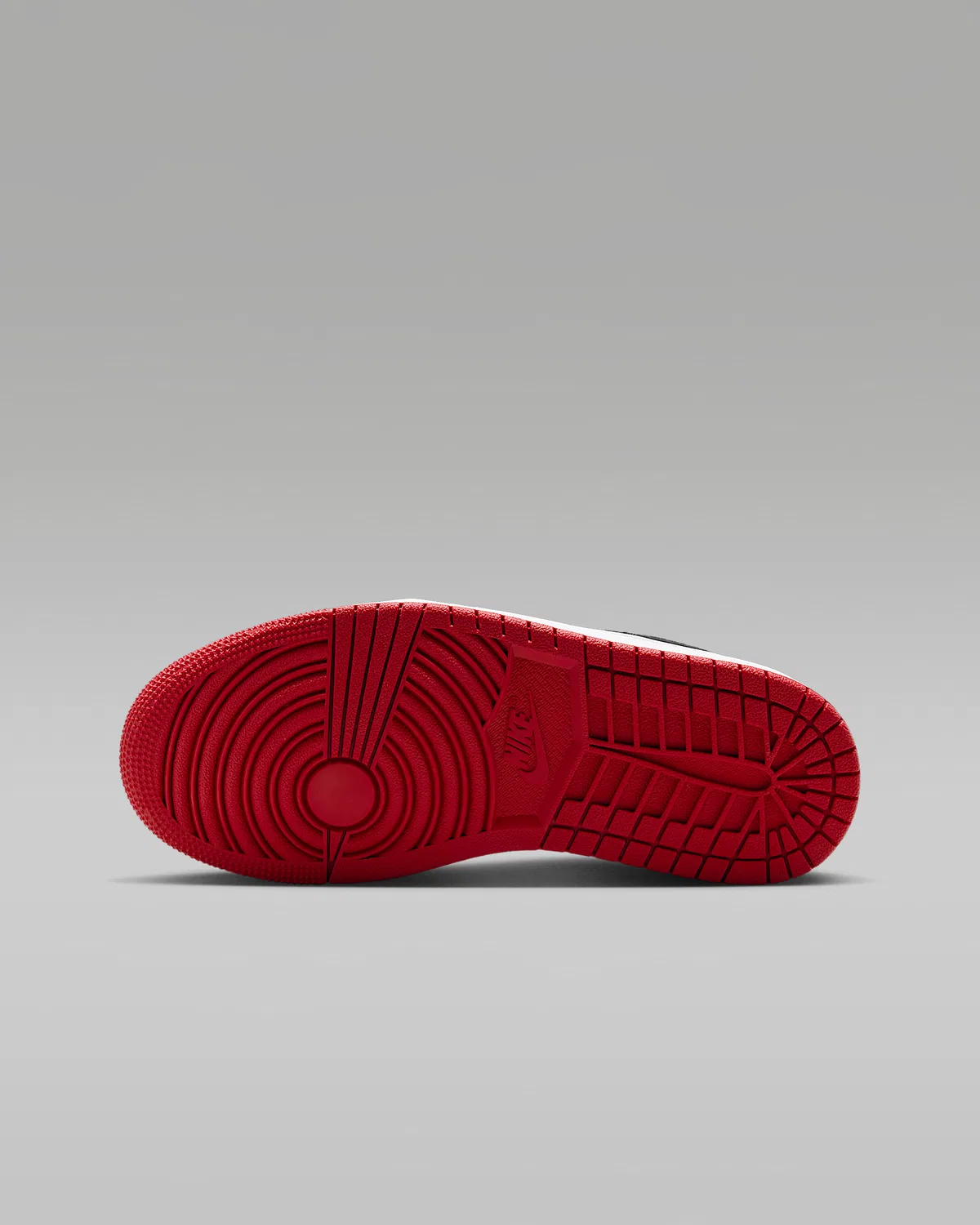 Детские кроссовки Jordan Court Connect Low, Black/Gym Red/White — фото 2
