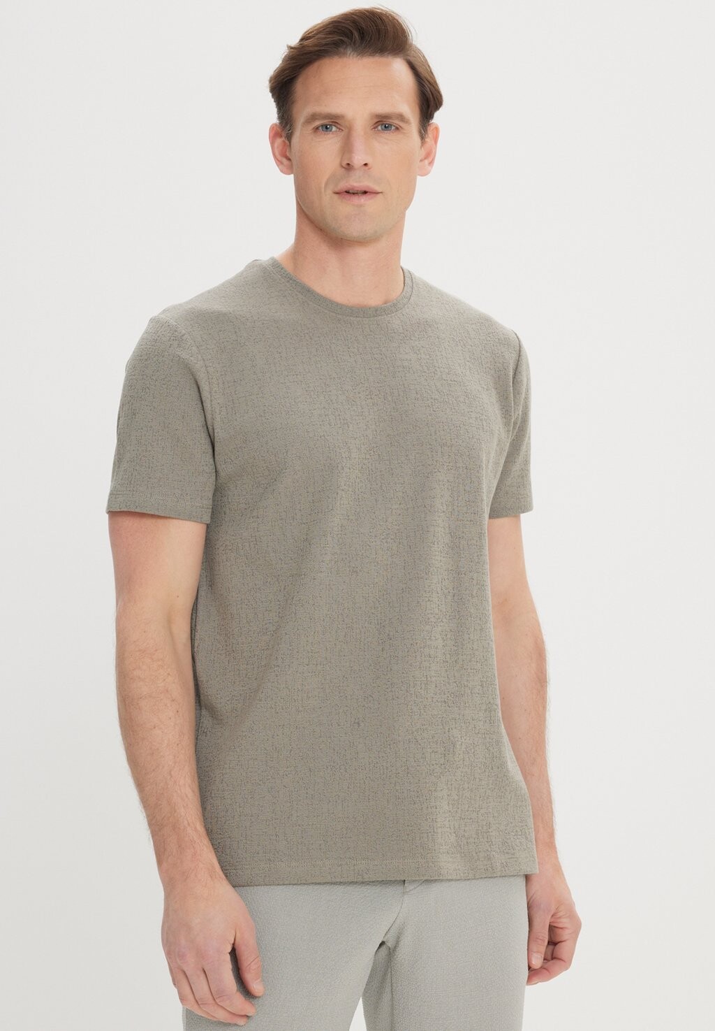 

Базовая футболка CREW NECK AC&CO / ALTINYILDIZ CLASSICS, хаки