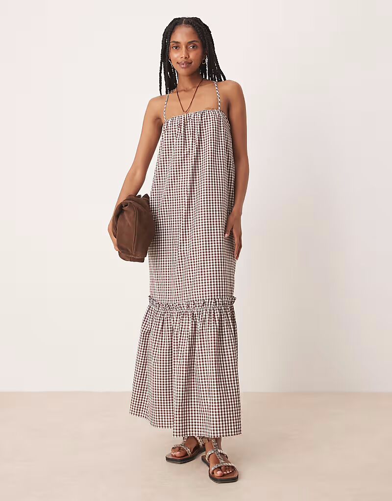 

Платье макси с воротником-халтер и принтом в монохромную клетку в клетку Asos Design